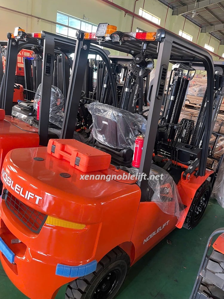 xe-nâng-điện-3 tấn.jpg (306 KB)